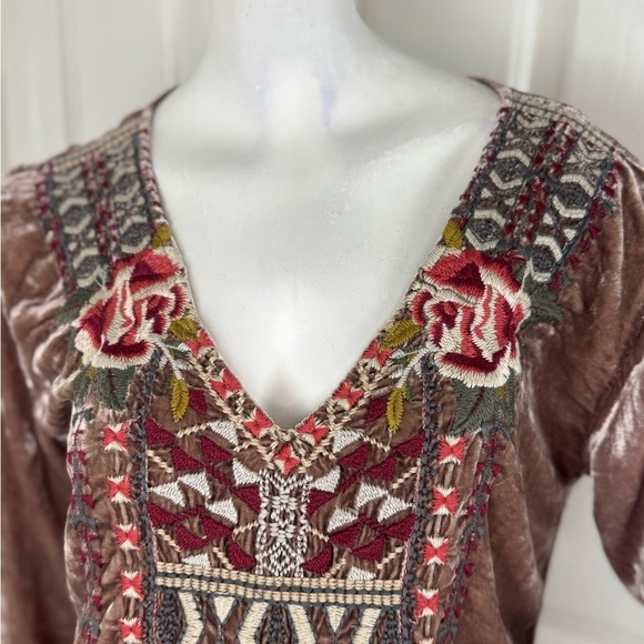 Johnny Was Pink Velvet Heavily Embroidered Tunic Top Long Sleeve Sz Small. - Picture 11 of 15